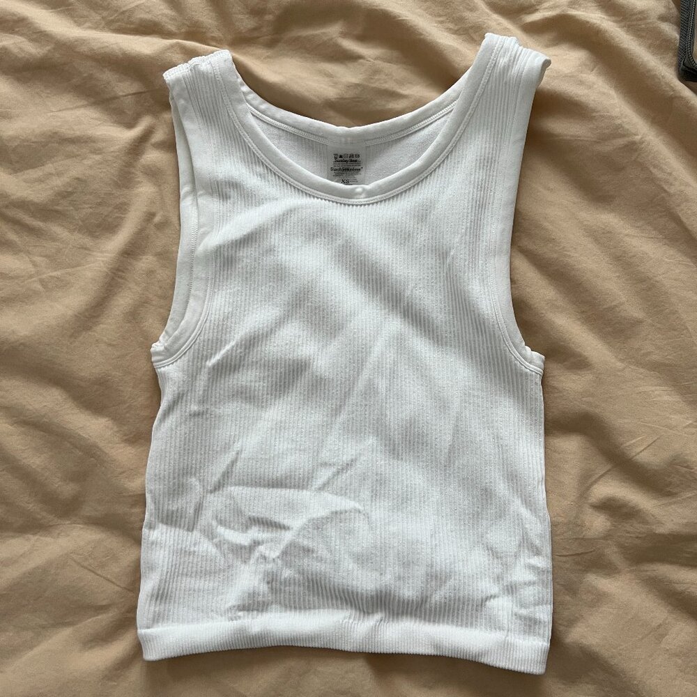 Sunday Best SINCHSEAMLESS™ RIB CREW TANK - White